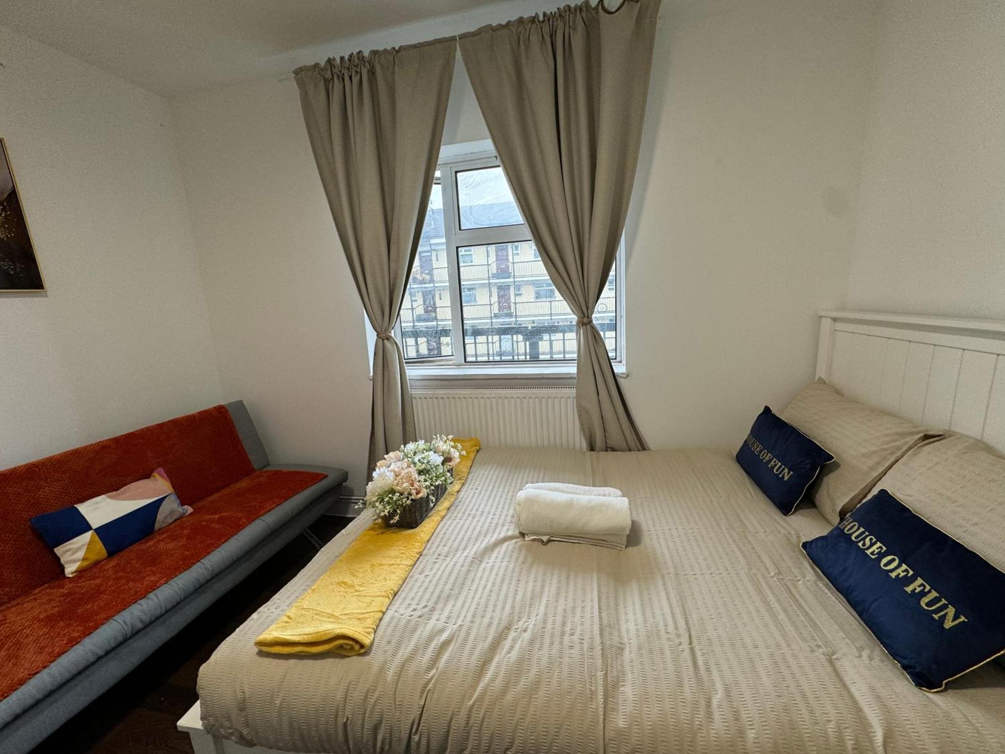 Lovely 1bedroom For 6ppl In Whitechapel, 1min Away To Dlr Station Apartament