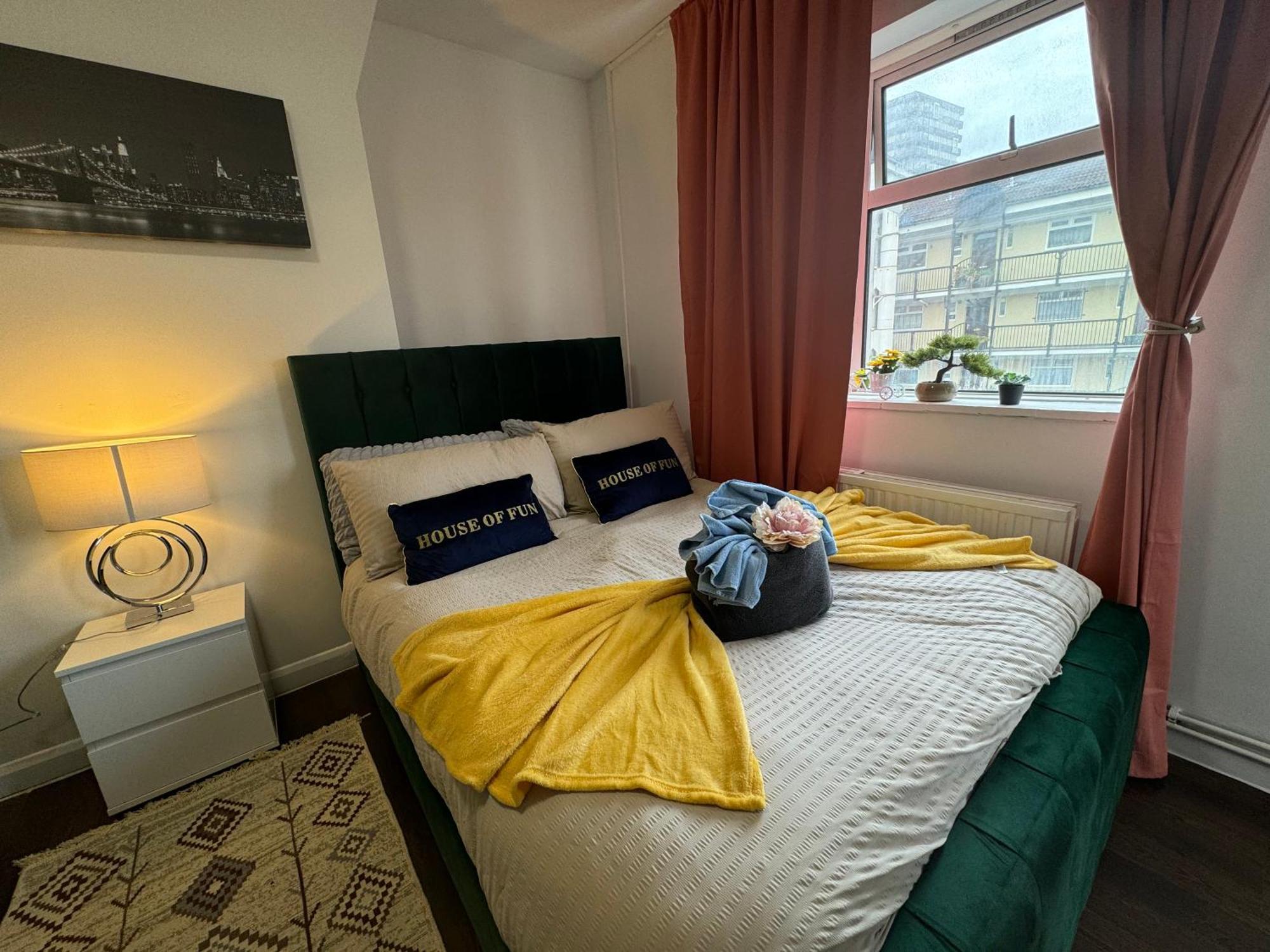 Lovely 1bedroom For 6ppl In Whitechapel, 1min Away To Dlr Station * Londra